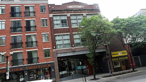 Hamilton's apartment vacancy rate plunged to 2.3 per cent in 2014, according to new numbers from CMHC. (Adam Carter/CBC)