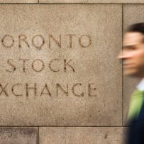 Canadian Stocks Plunge to 2013 Levels as Rout in Crude Deepens