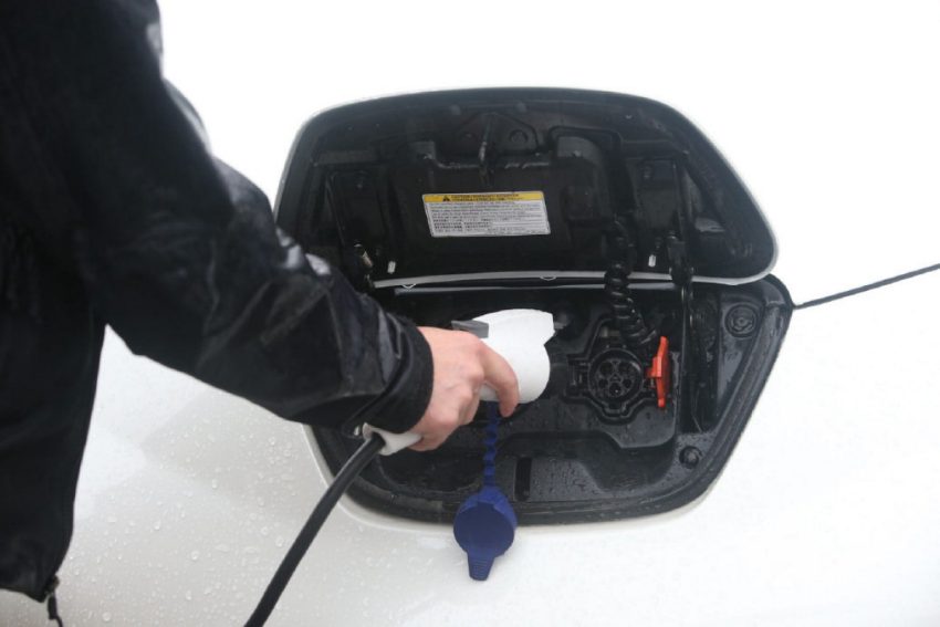 electric-car-charge.jpg.size.custom.crop.850x567