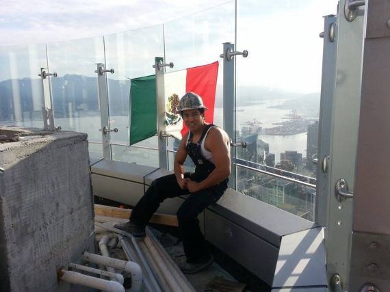 Mexican-born Canadian Diego Reyna hung a Mexican flag atop the Trump Tower in April. (Photo: Facebook/Diego Saul Reyna)