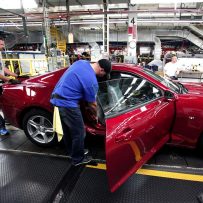 Trump auto tariff threats hinder push for NAFTA deal