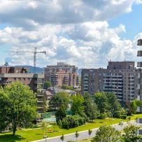 Montreal prices accelerate as sales reach new record