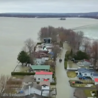 1 dead, hundreds of homes evacuated as floods swamp eastern Canada