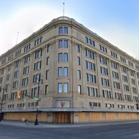 HUDSON’S BAY DONATES WINNIPEG STORE TO FIRST NATIONS FOR AFFORDABLE HOUSING