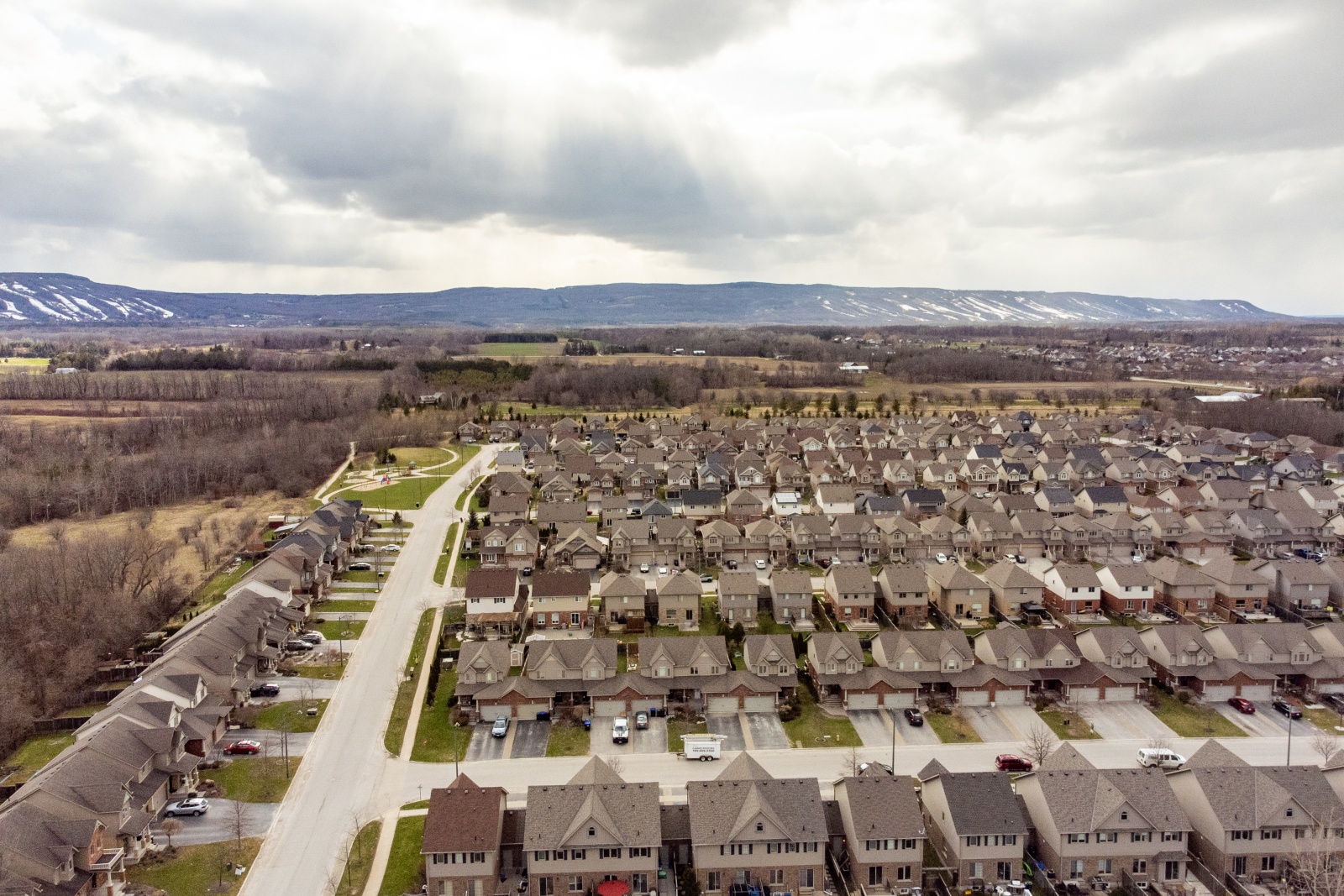 WHY AFFORDABLE WORKER HOUSING IS THE LATEST HURDLE FOR CANADA’S TOURIST TOWN HOTSPOTS
