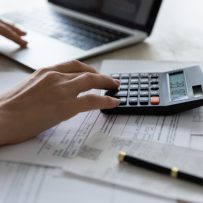 CANADIANS NOW HAVE THE HIGHEST HOUSEHOLD DEBT LEVELS IN THE G7
