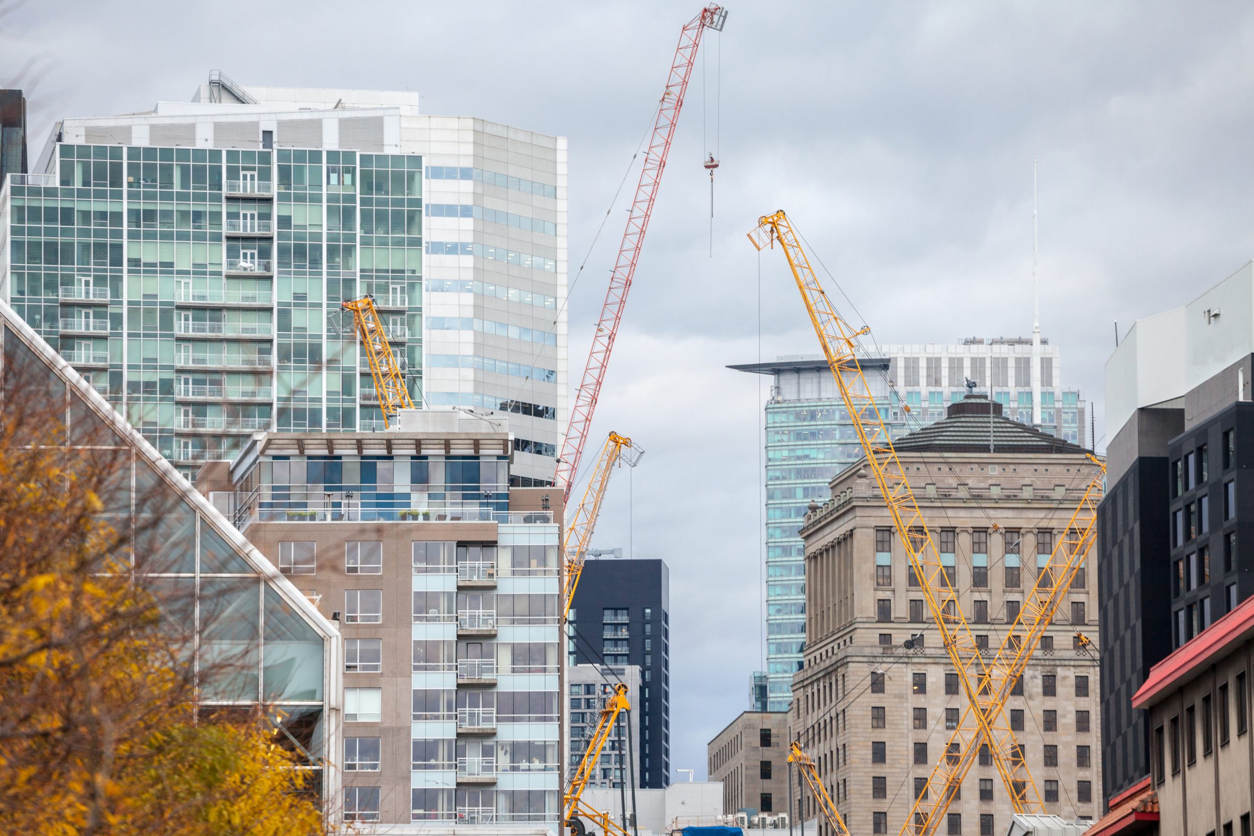 RENTAL MARKET SPURRING MONTREAL HOUSING CONSTRUCTION